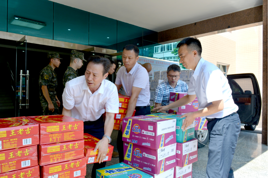 重慶博云建工集團“八一”建軍節(jié)慰問武警重慶總隊第三支隊、萬州區(qū)消防救援支隊和萬州區(qū)交巡警支隊